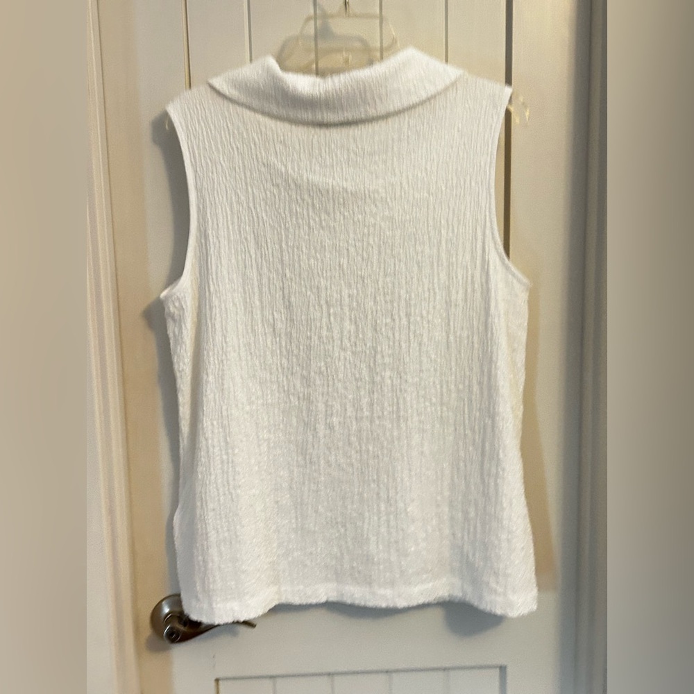 Joseph Ribkoff Cream Textured Sleeveless Top with Zip Pocket Size 12 - Picture 6 of 8